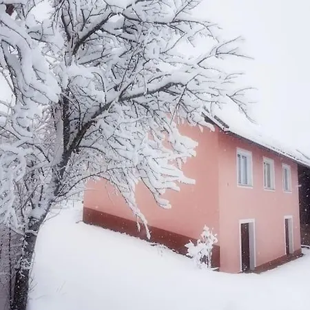 Kuca Za Odmor Starcevic Casa de Férias